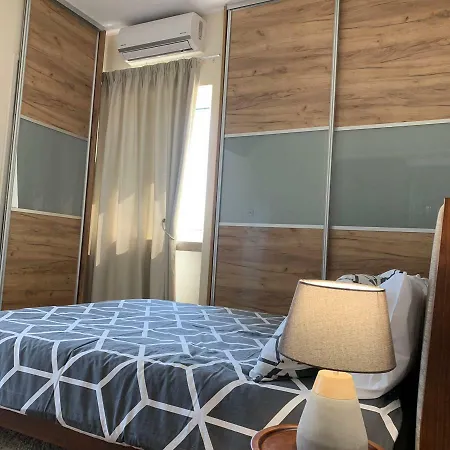 Modern 2 Bed Large Close To Of Cyprus And Hospital アパート ニコシア