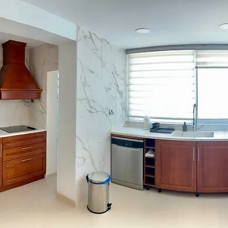Apartament Modern 2 Bed Large *