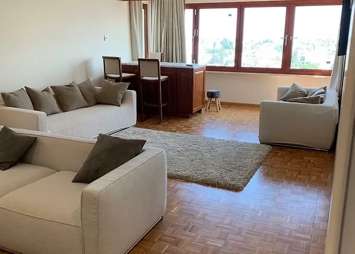 Modern 2 Bed Large Apartament Nikozja